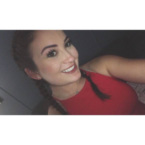 Meet your Posher, Carly - Picture 1 of 1